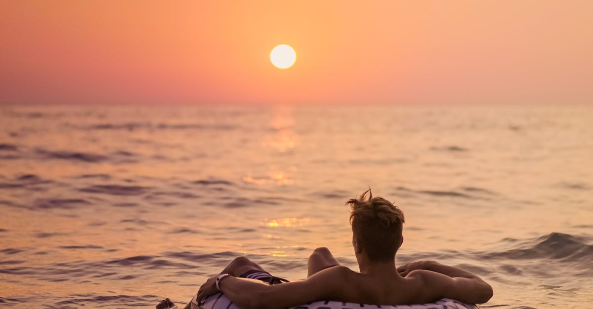 El bielorruso Orahjo Saraven ganó el concurso mundial de carrera de muñecas inflables